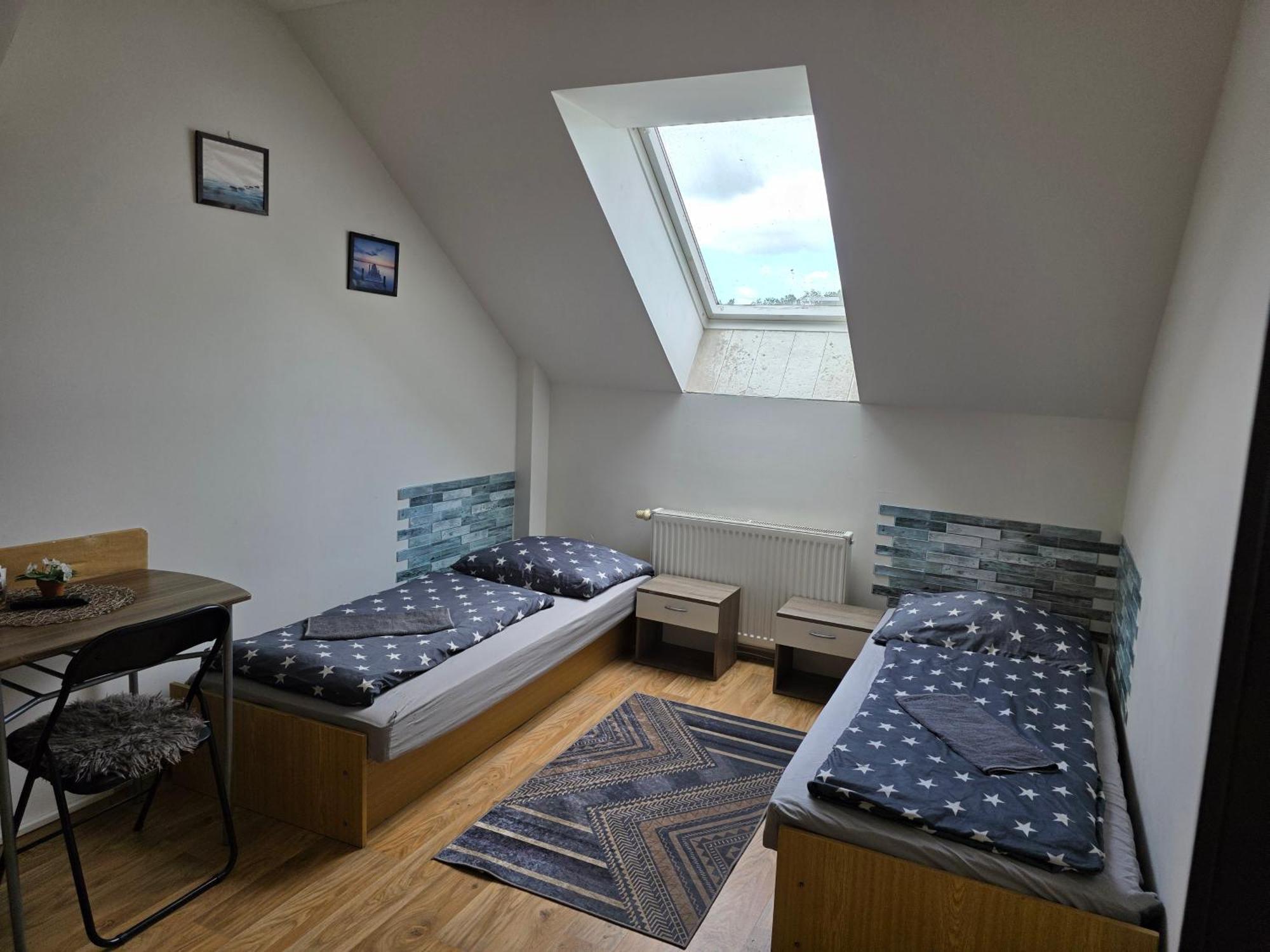 Farm Stay Nh Stables Nyrany 外观 照片