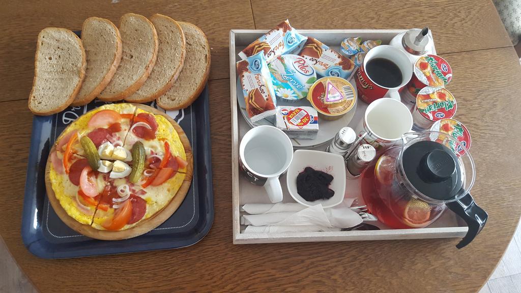 Farm Stay Nh Stables Nyrany 外观 照片